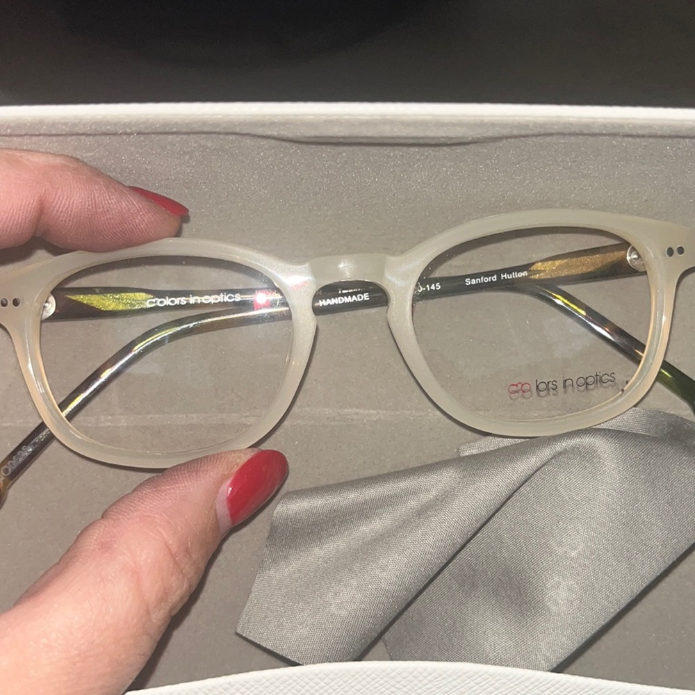 Color optics glasses